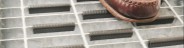 Solution antiderapante pour sol caillebotis en metal